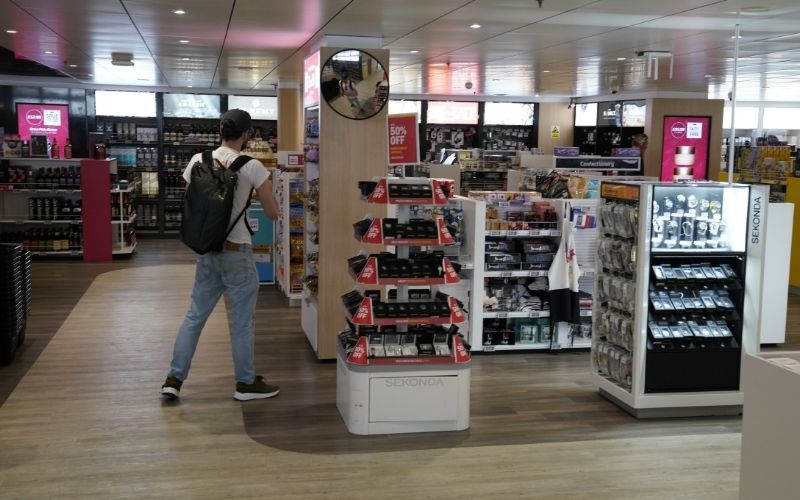 De winkel aan boord van de DFDS ferry